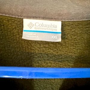Columbia men's xxl 1/4 zip sweater.  Like new. Great fall or winter.